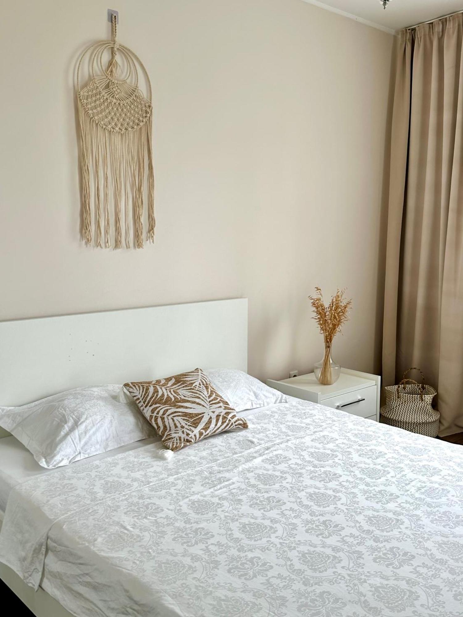 Moonlight Charming Shelter - 3Br 180º Balcony View Apartment Oradea Exterior photo